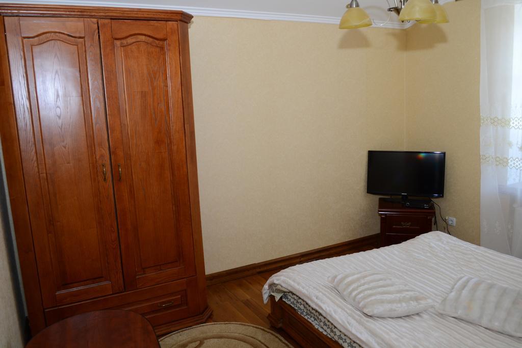 Guesthouse Grand Canyon Kamianets-Podilskyi Habitación foto