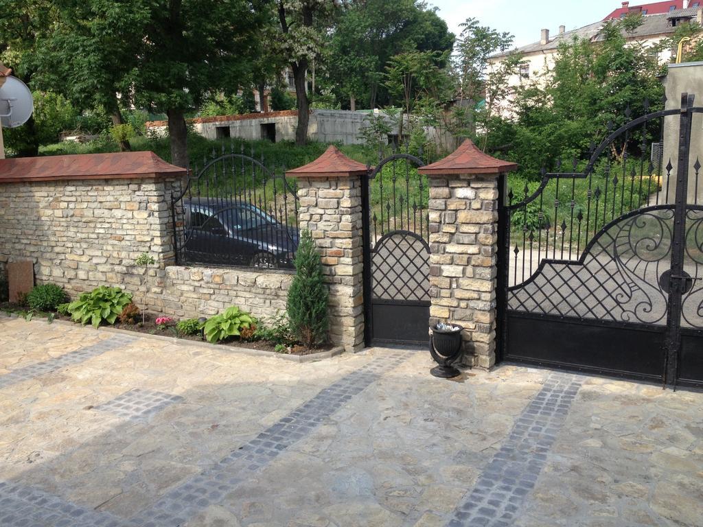 Guesthouse Grand Canyon Kamianets-Podilskyi Exterior foto